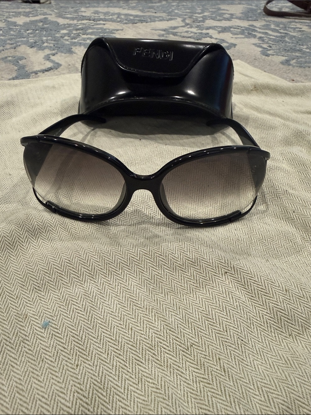 Fendi Black Oversized Gradient Women's Sunglasses